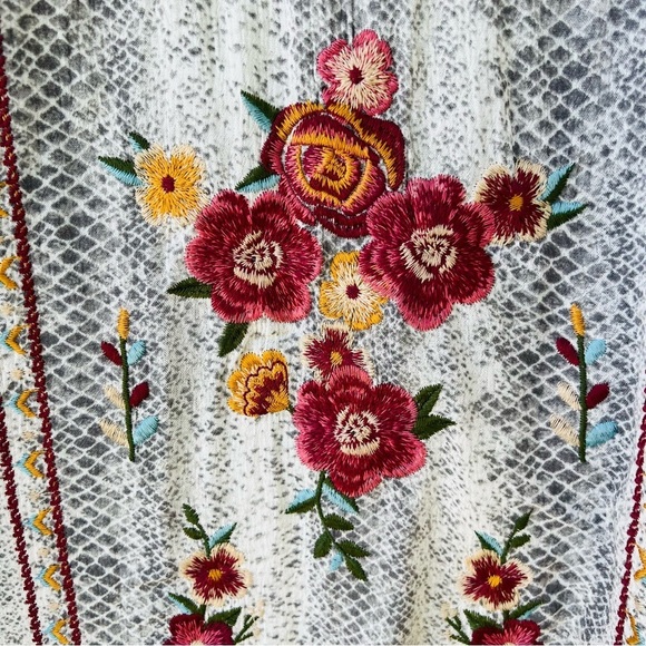 SAVANNA JANE BOHO EMBROIDERED PONCHO TOP SIZE 2X NWT V-NECK - Picture 8 of 10